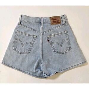 Levi's Mom Shorts Light Wash Blue Denim High Rise 5-Pocket Women Size 24